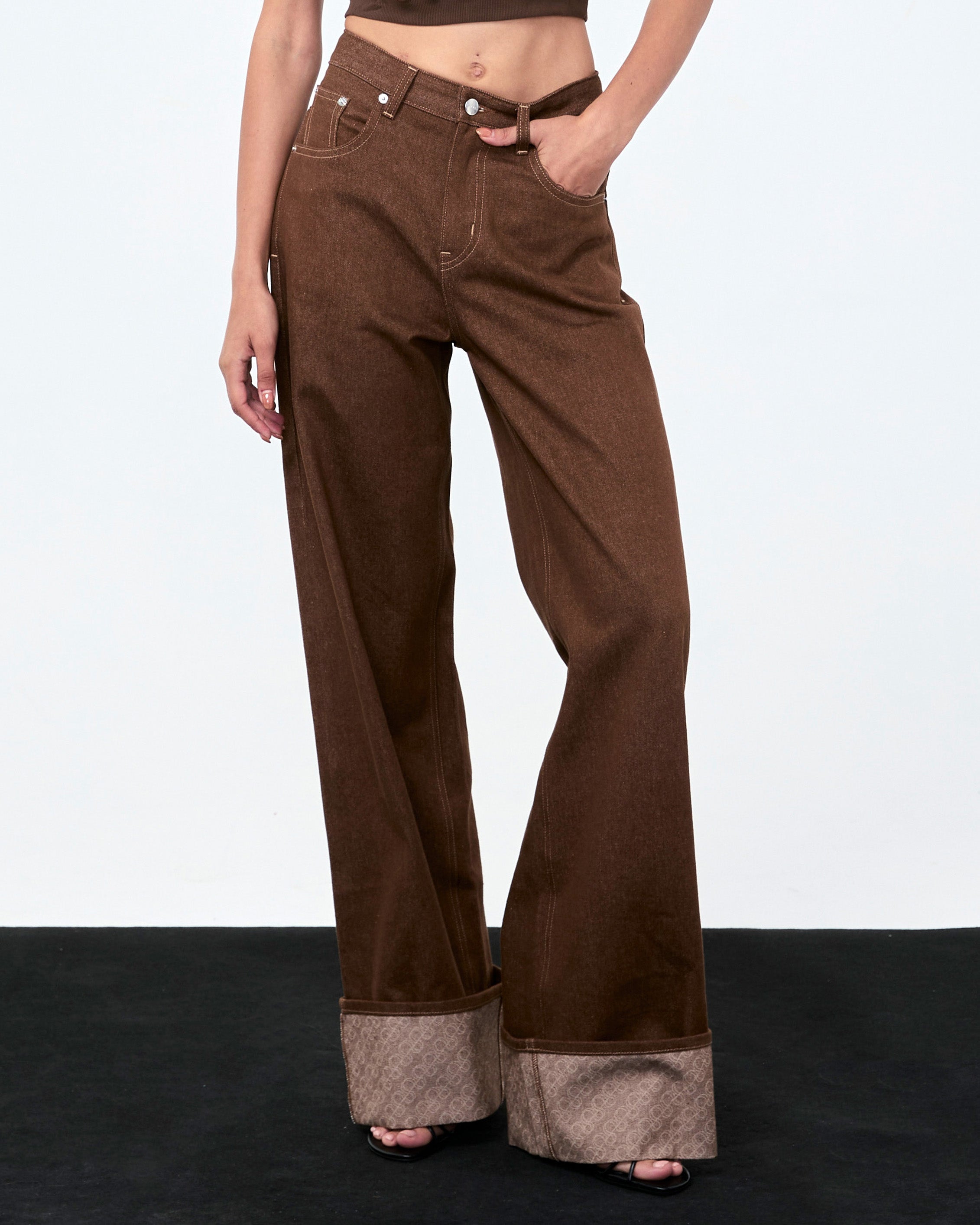 BAGGY JEANS Logo Folded