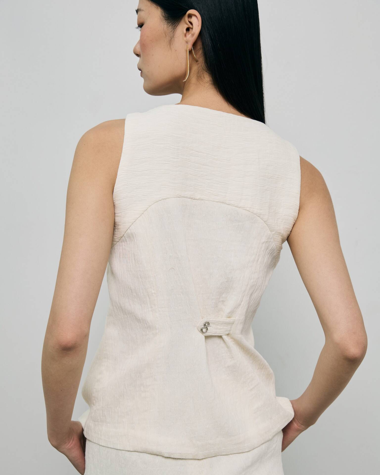 VEST FW24 Irregular Pleat Ivory