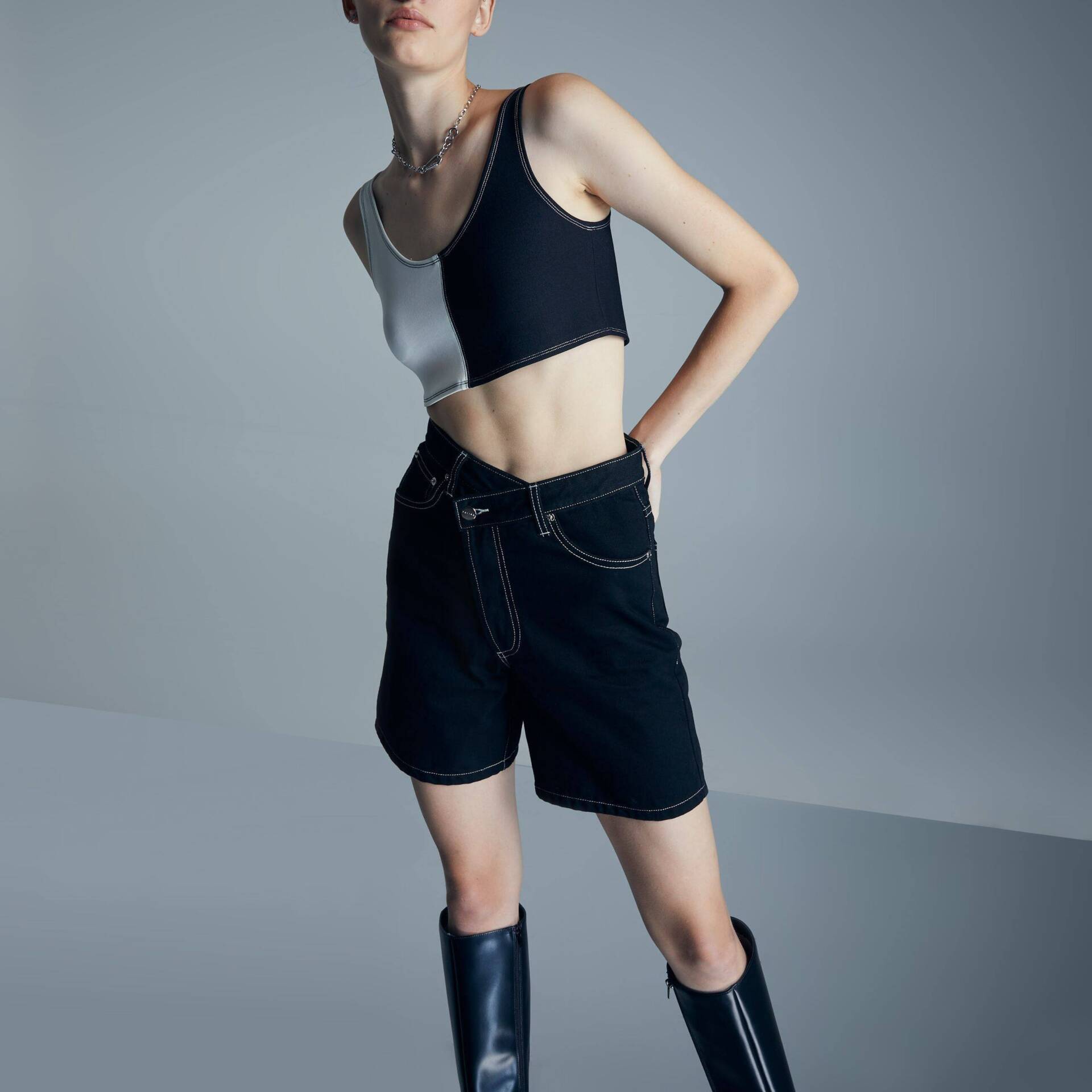 DENIM SHORTS OVERLAP High Waist Black