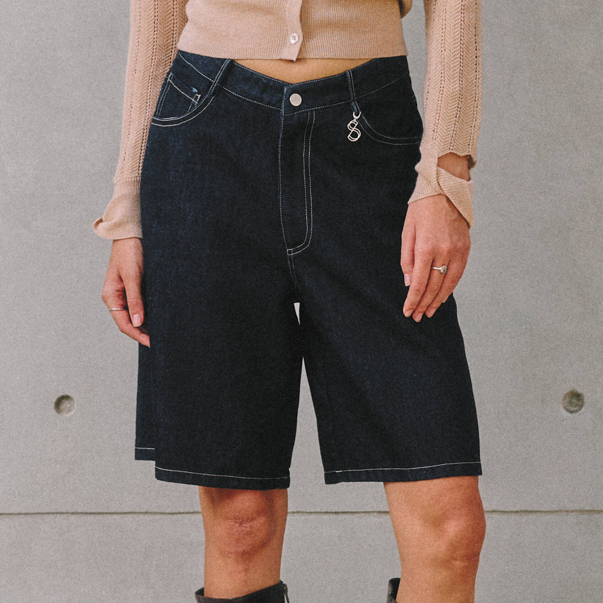 SHORTS V Bermuda Mid-Rise Dark Denim