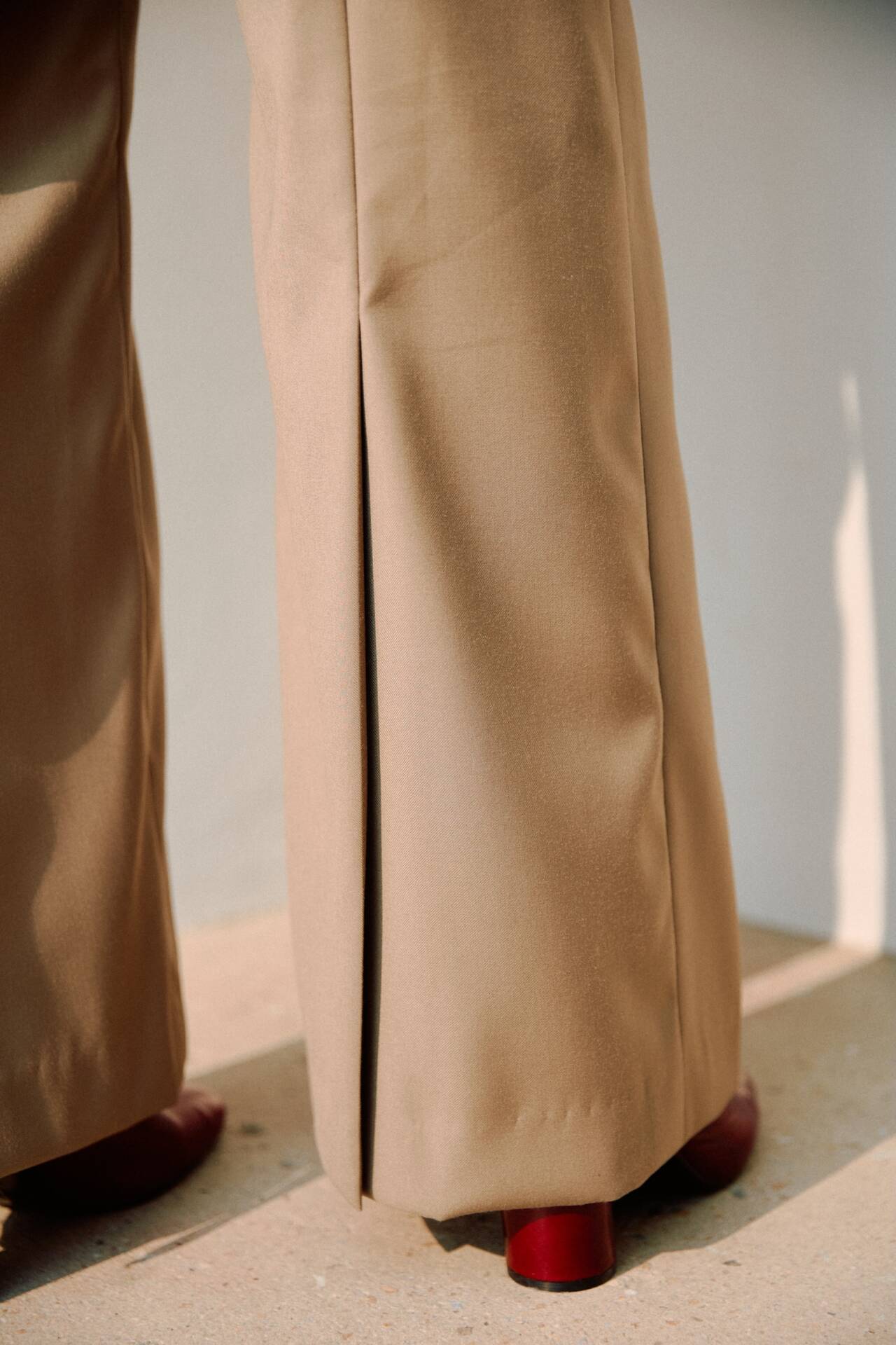 PANTS SS25 BUTTON Pleated (Adjustable Waist) Taupe Wool