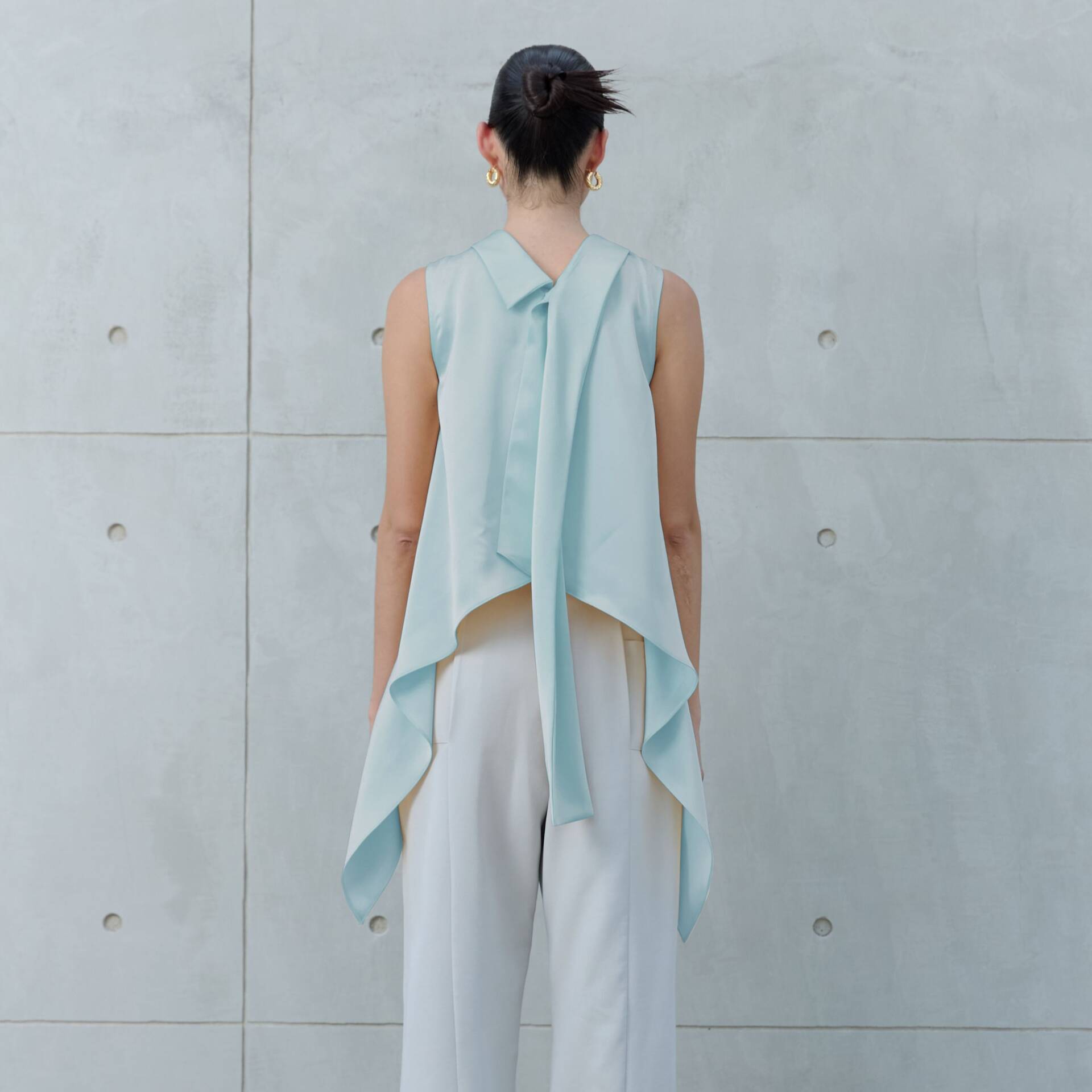 COLLAR BUTTERFLY TOP (Strap hang at back/around the neck)