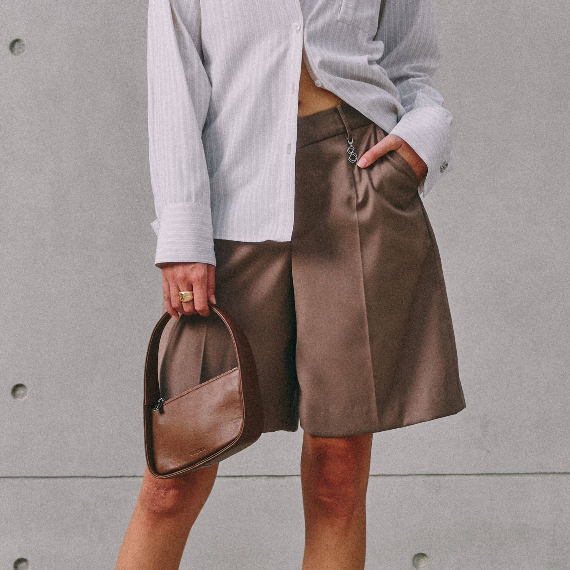 SHORTS V Bermuda Mid-Rise Khaki Wool