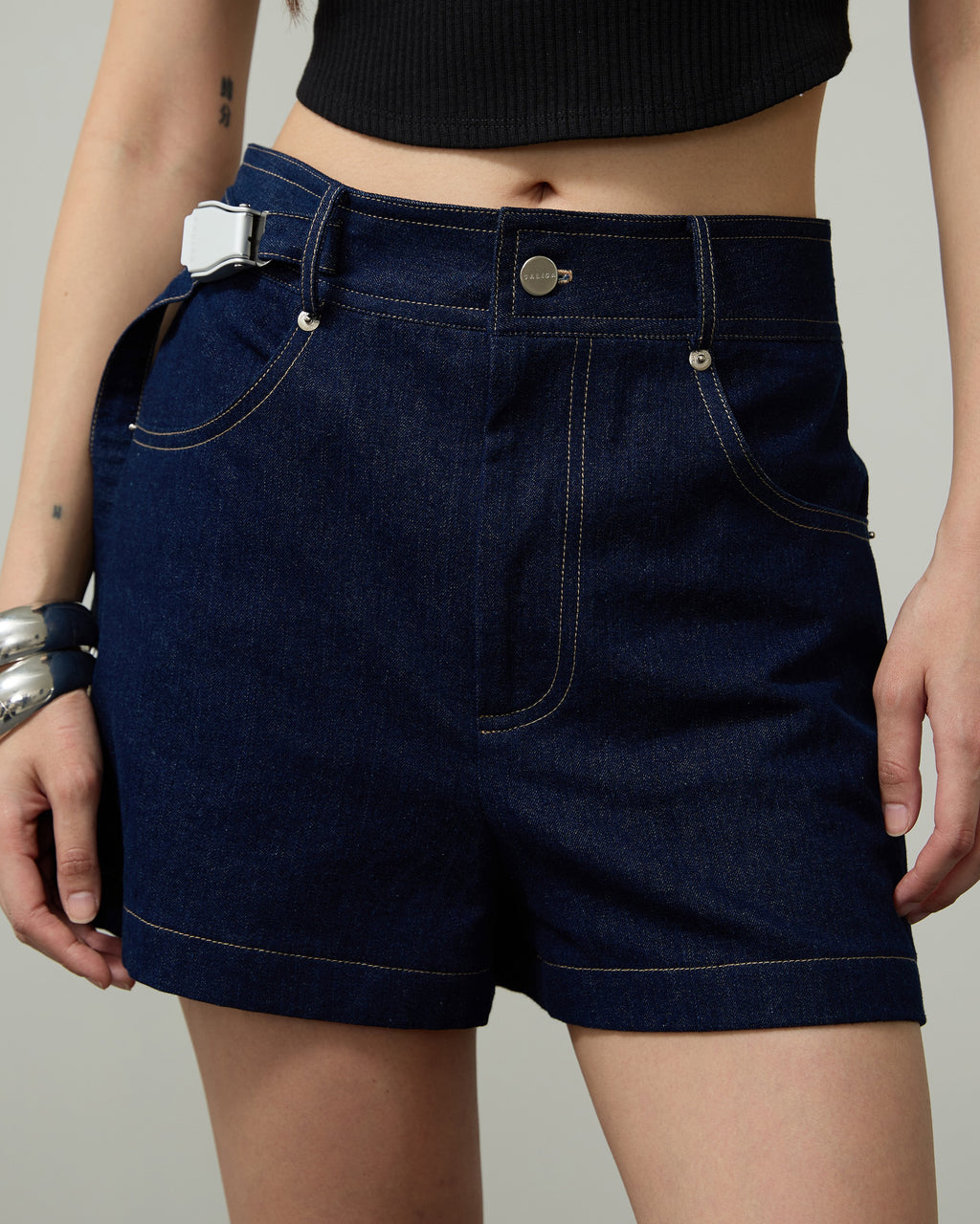 SHORTS SS26 BUCKLE CANVAS