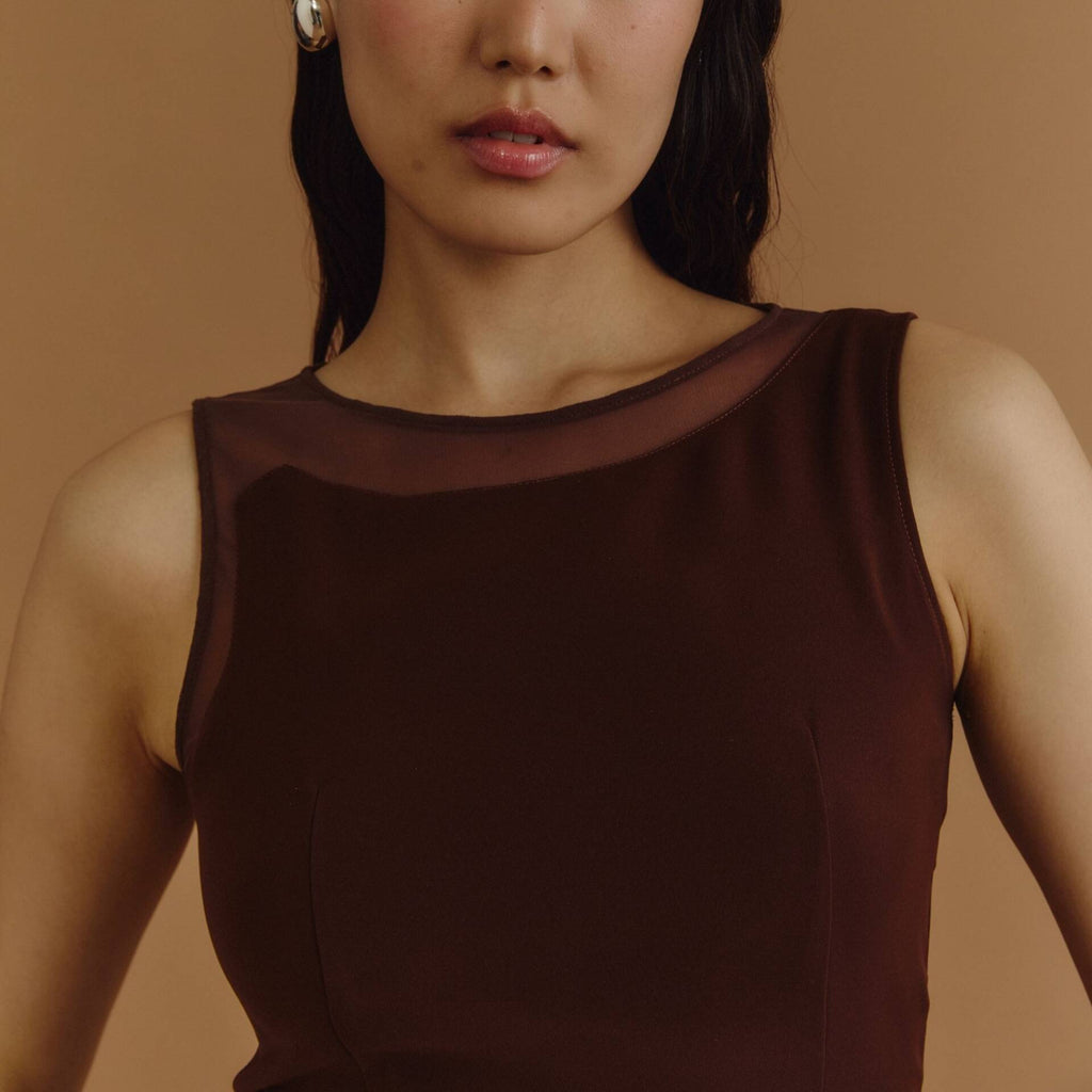 TILTED SLEEVELESS BLOUSE PF25