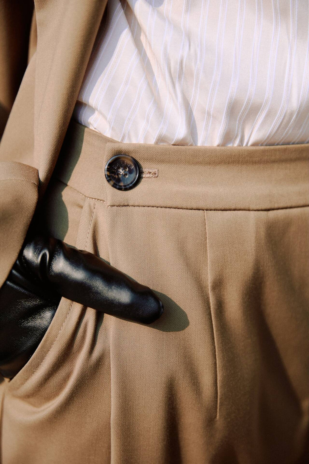 PANTS SS25 BUTTON Pleated (Adjustable Waist) Taupe Wool