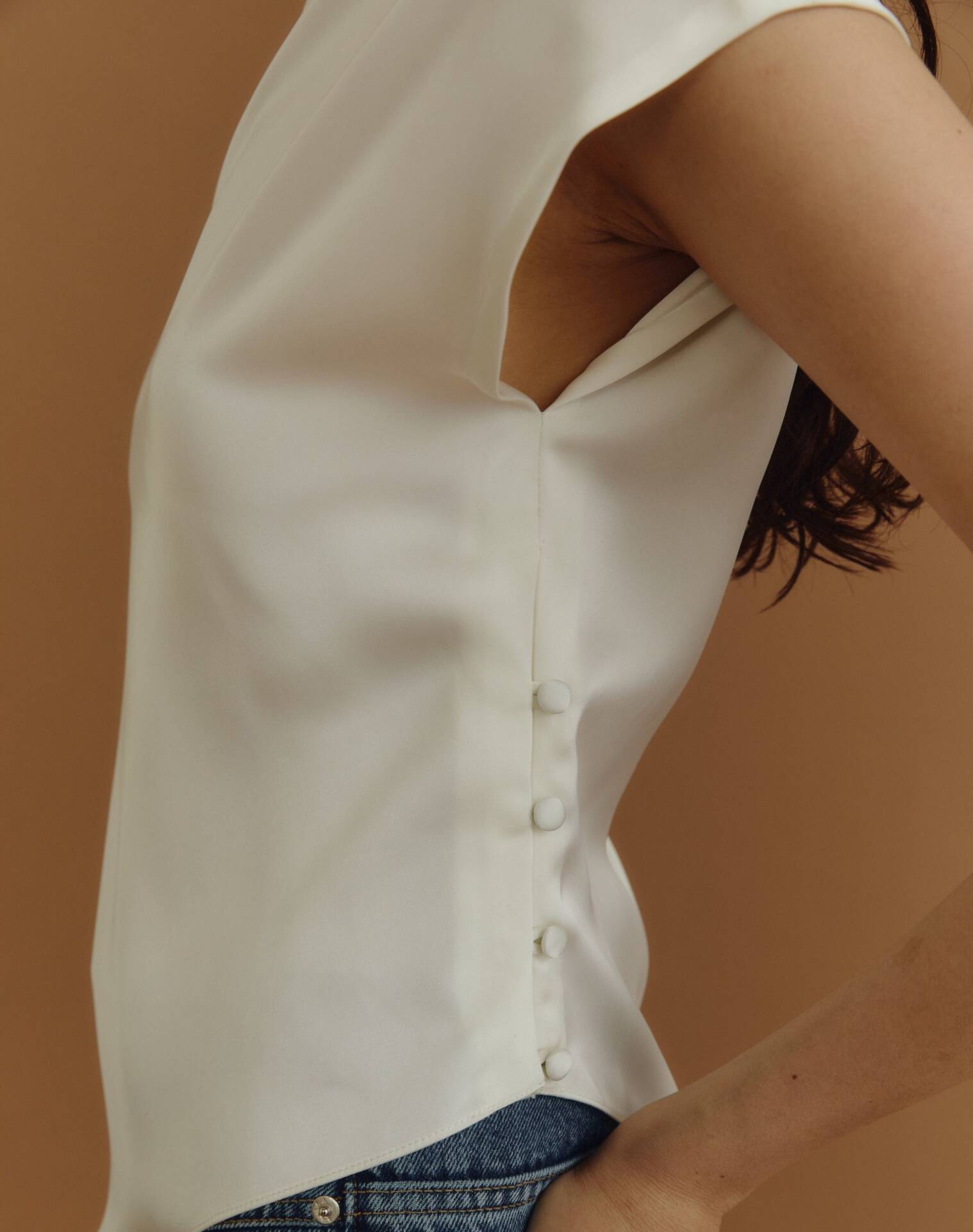 ONE-SHOULDER BUCKLE PF25 Satin
