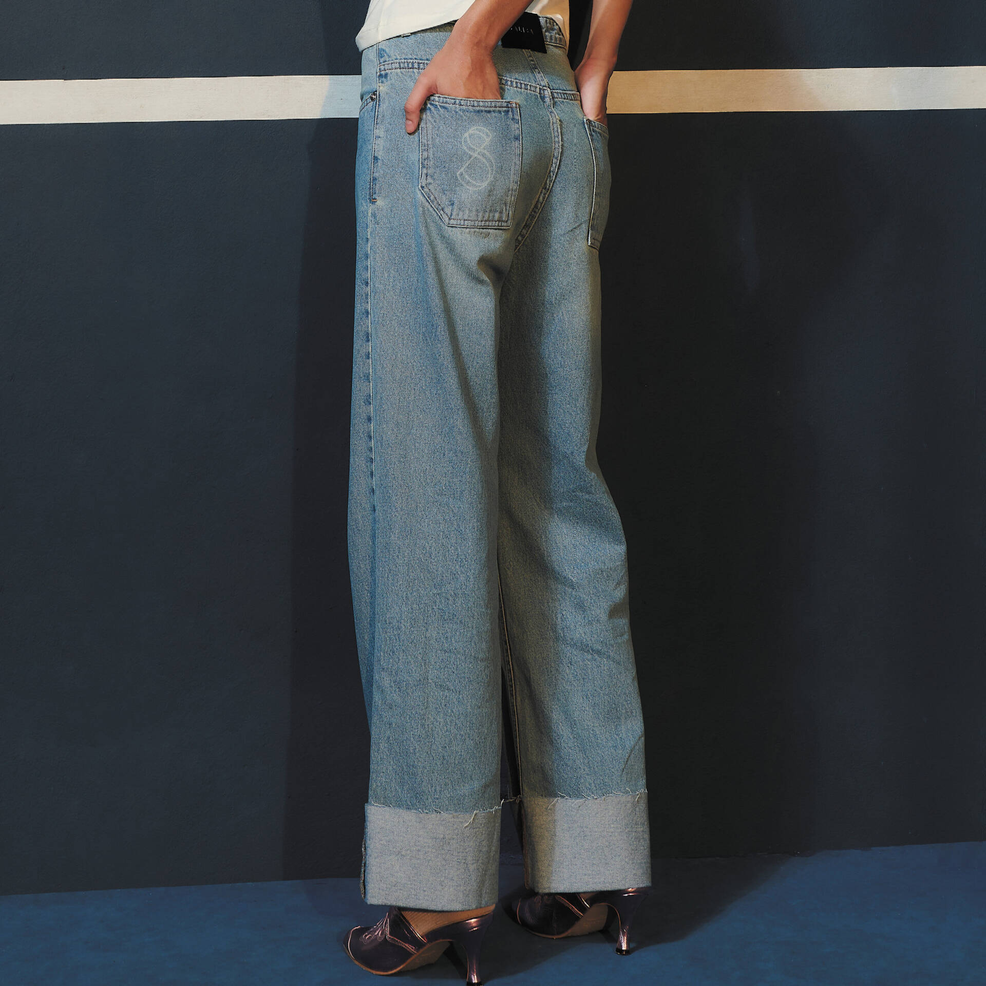 JEANS CUFF Mid-Rise Waist Light Blue