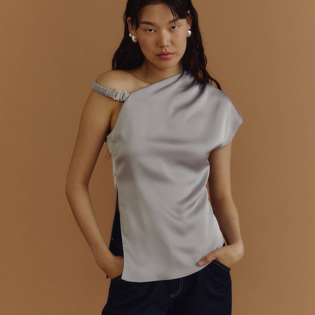 ONE-SHOULDER BUCKLE PF25 Satin