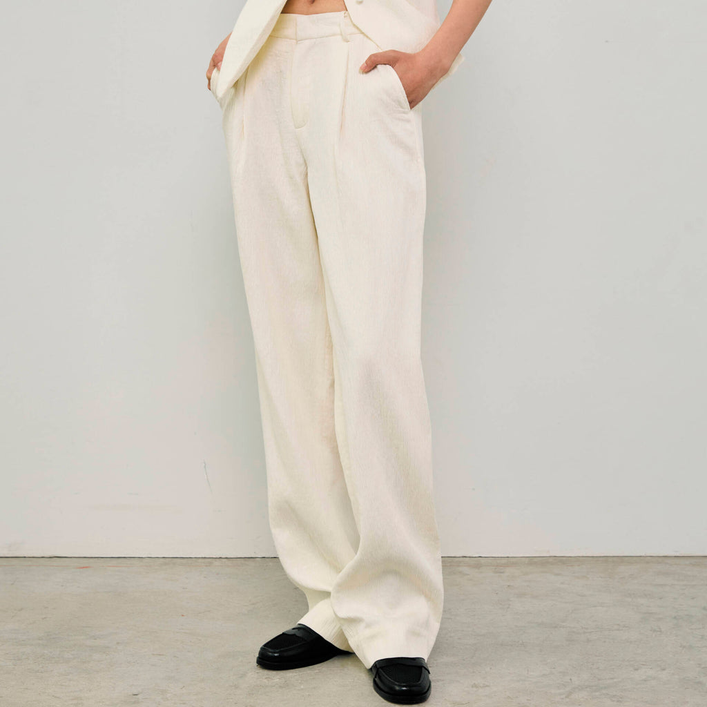 PANTS FW24 Irregular Pleat Mid-Rise Ivory
