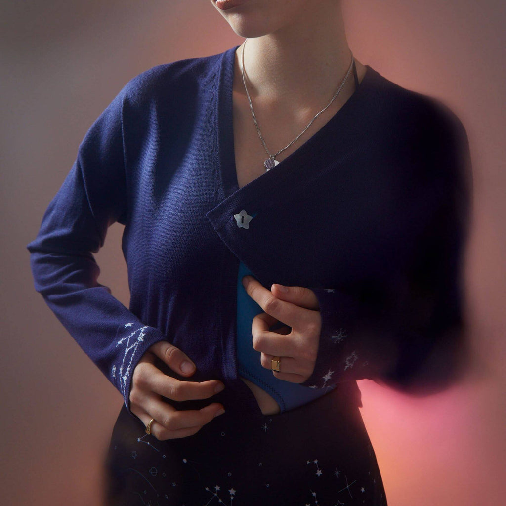 CARDIGAN PF23 Stars Navy Cropped