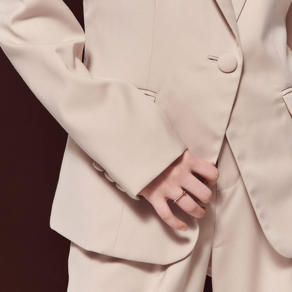 BLAZER FW23 Overstated Shoulders, Body Slim-Fit