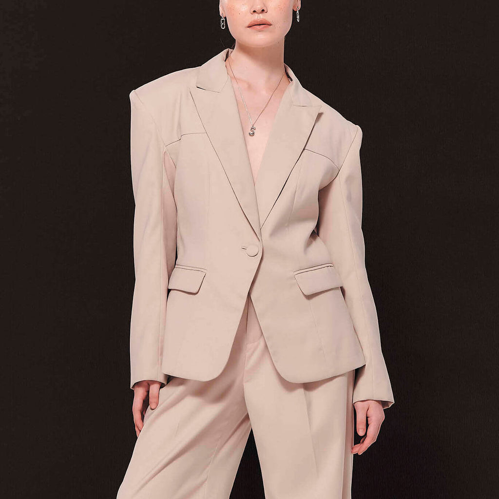 BLAZER FW23 Overstated Shoulders, Body Slim-Fit