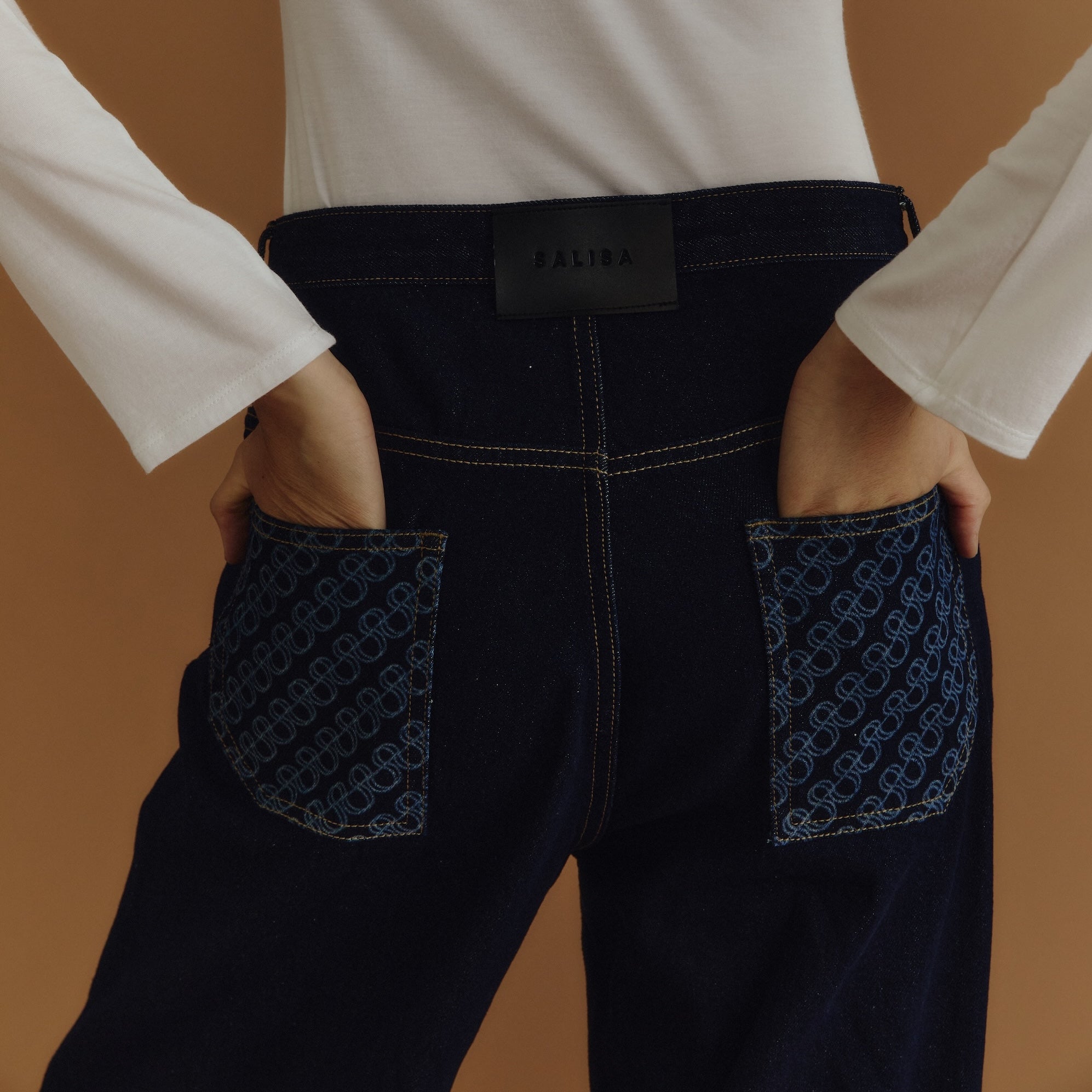 BAGGY JEANS Logo Folded