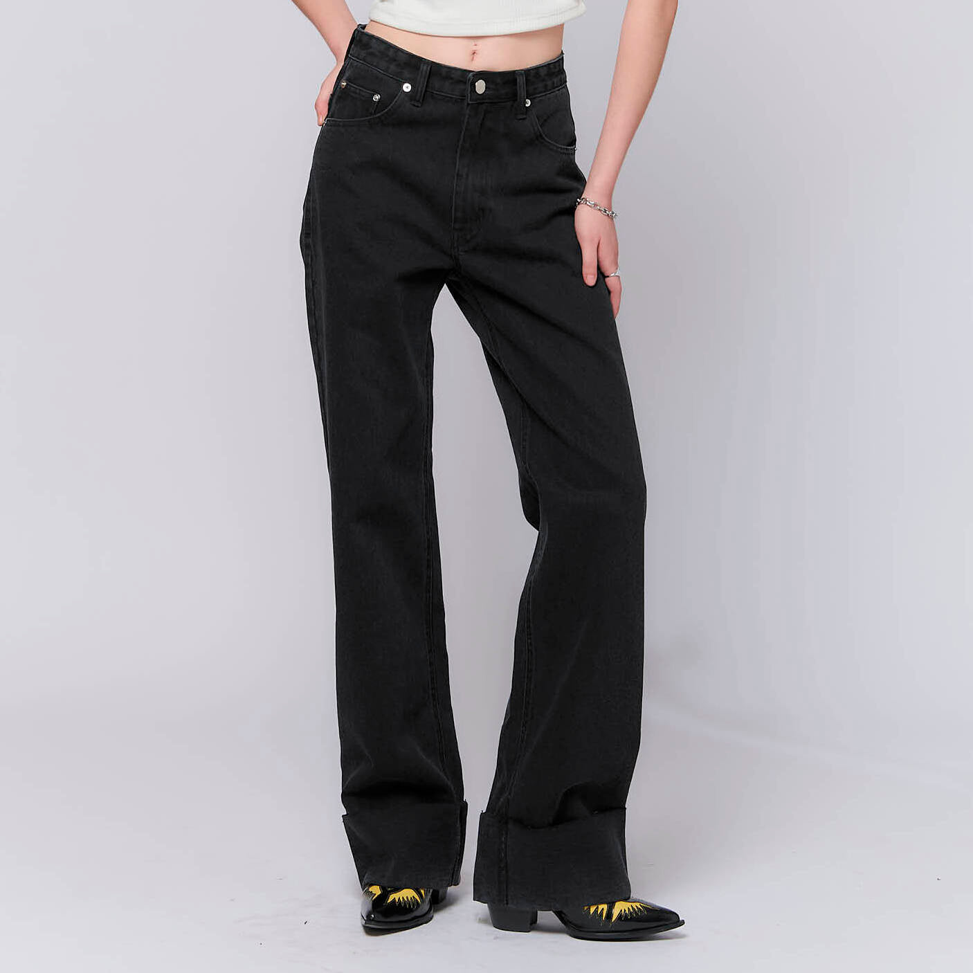 JEANS CUFF Mid-Rise Waist Bleach Black