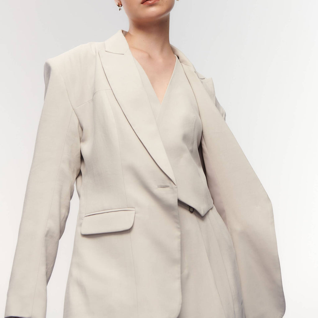 BLAZER FW23 Overstated Shoulders, Body Slim-Fit Light Grey