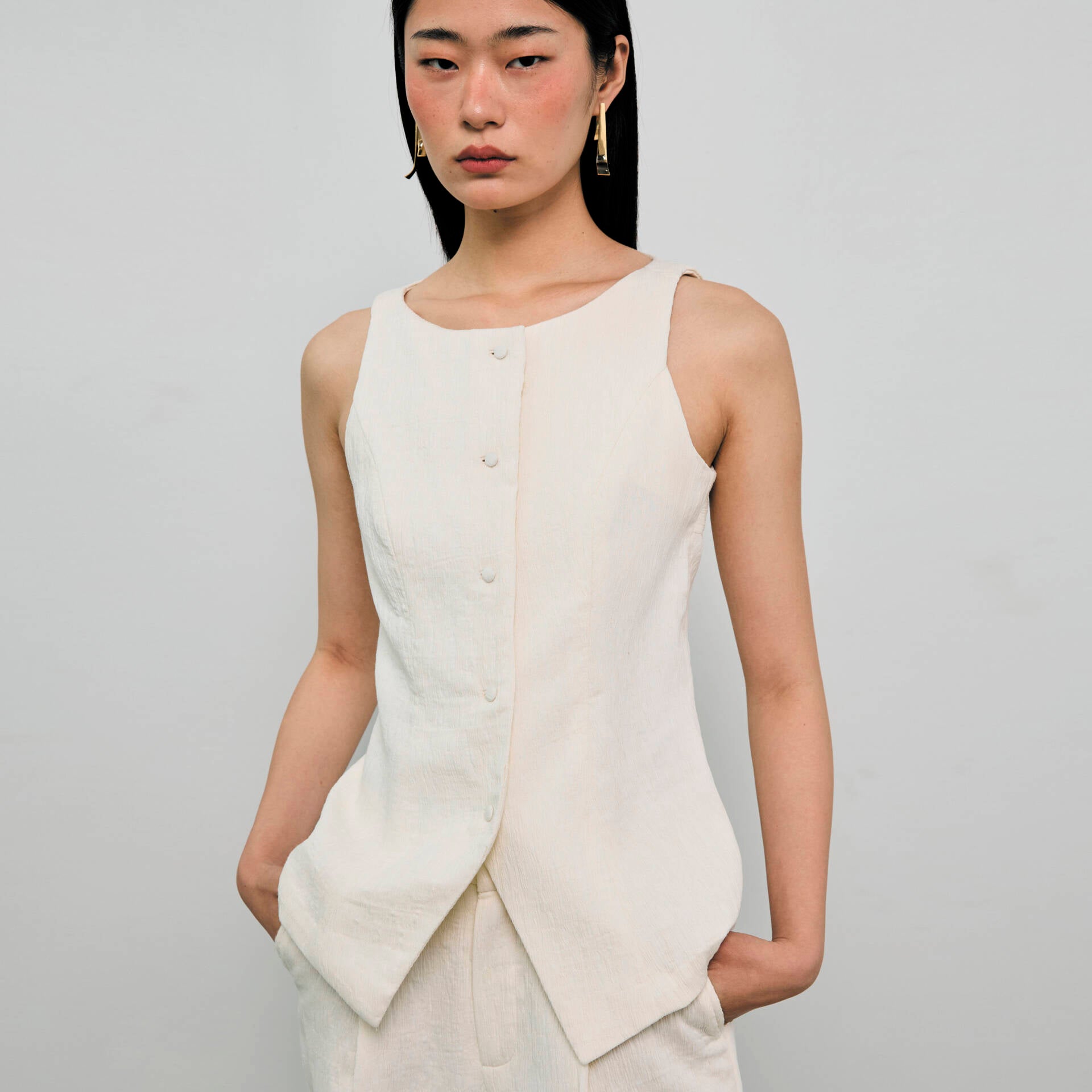 VEST FW24 Irregular Pleat Ivory