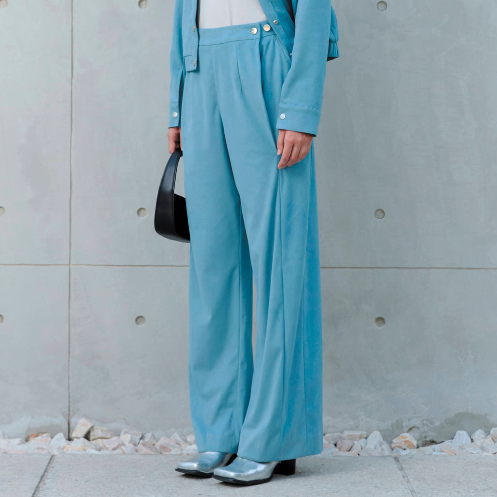 PANTS SS25 BUTTON Pleated Mist Blue VeganSuede (Adjustable Waist)