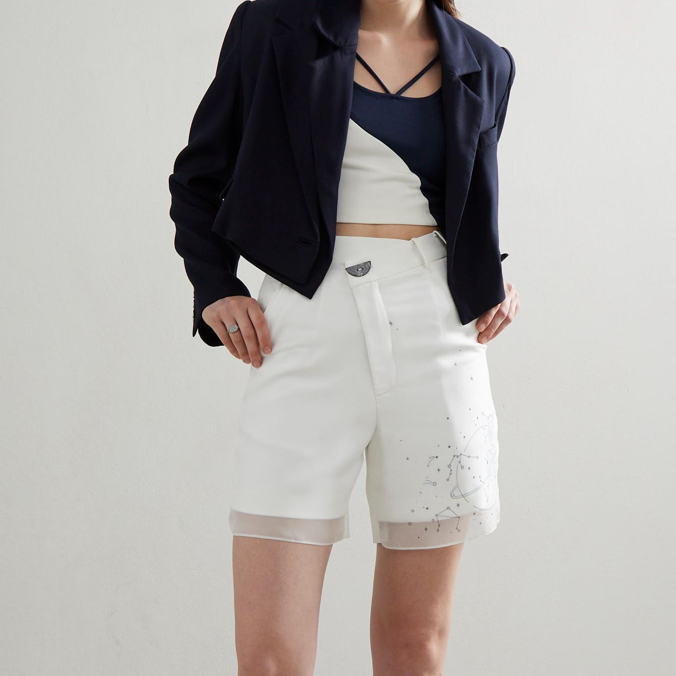 SHORTS OVERLAP White Chiffon Print